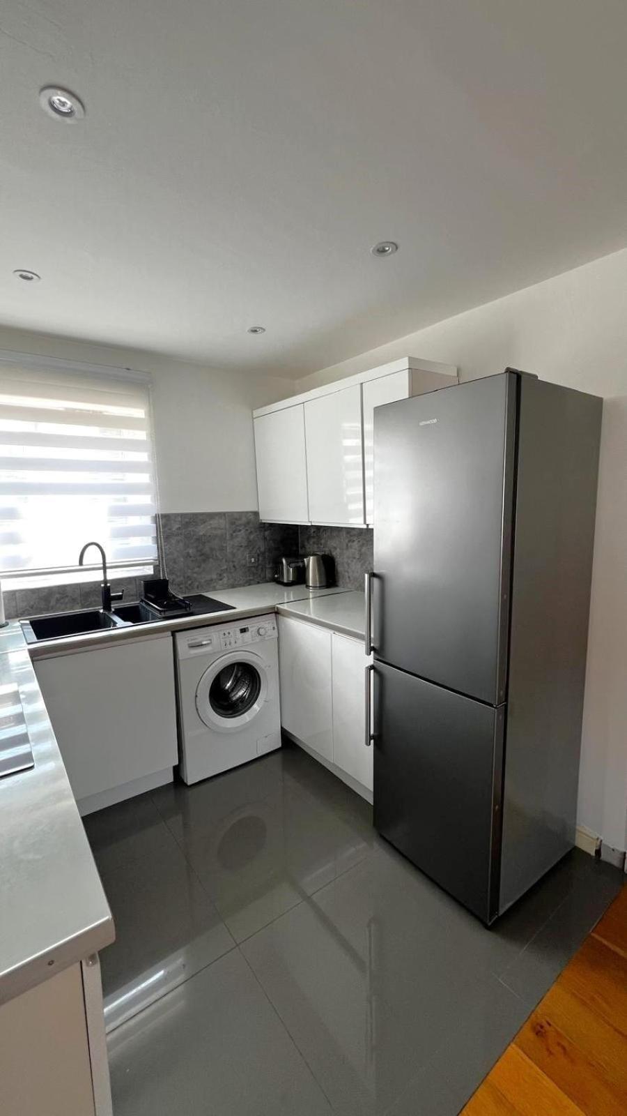 2-Bedroom Flat Walking Distance To Excel London - Perfect Location! Exterior foto