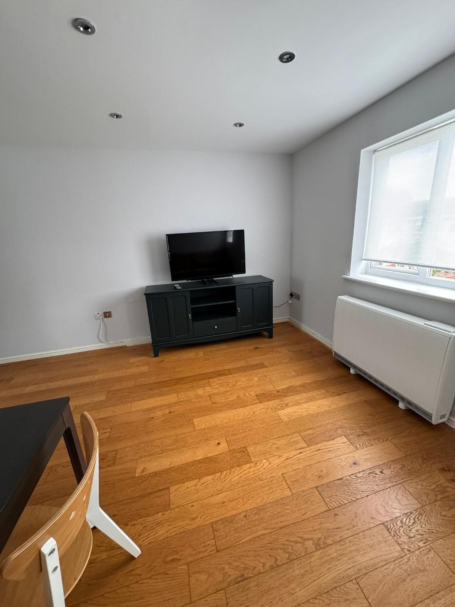 2-Bedroom Flat Walking Distance To Excel London - Perfect Location! Exterior foto