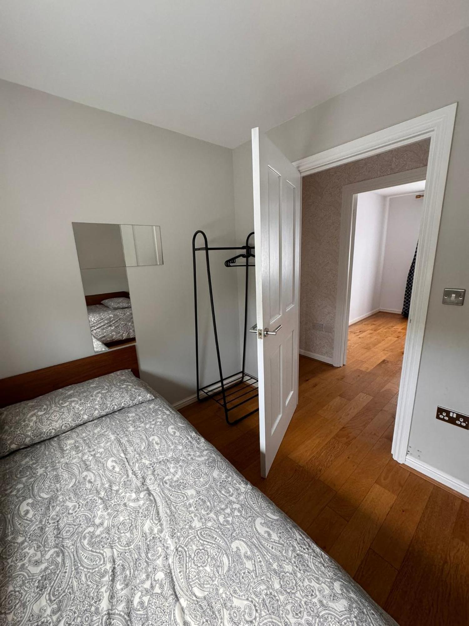2-Bedroom Flat Walking Distance To Excel London - Perfect Location! Exterior foto