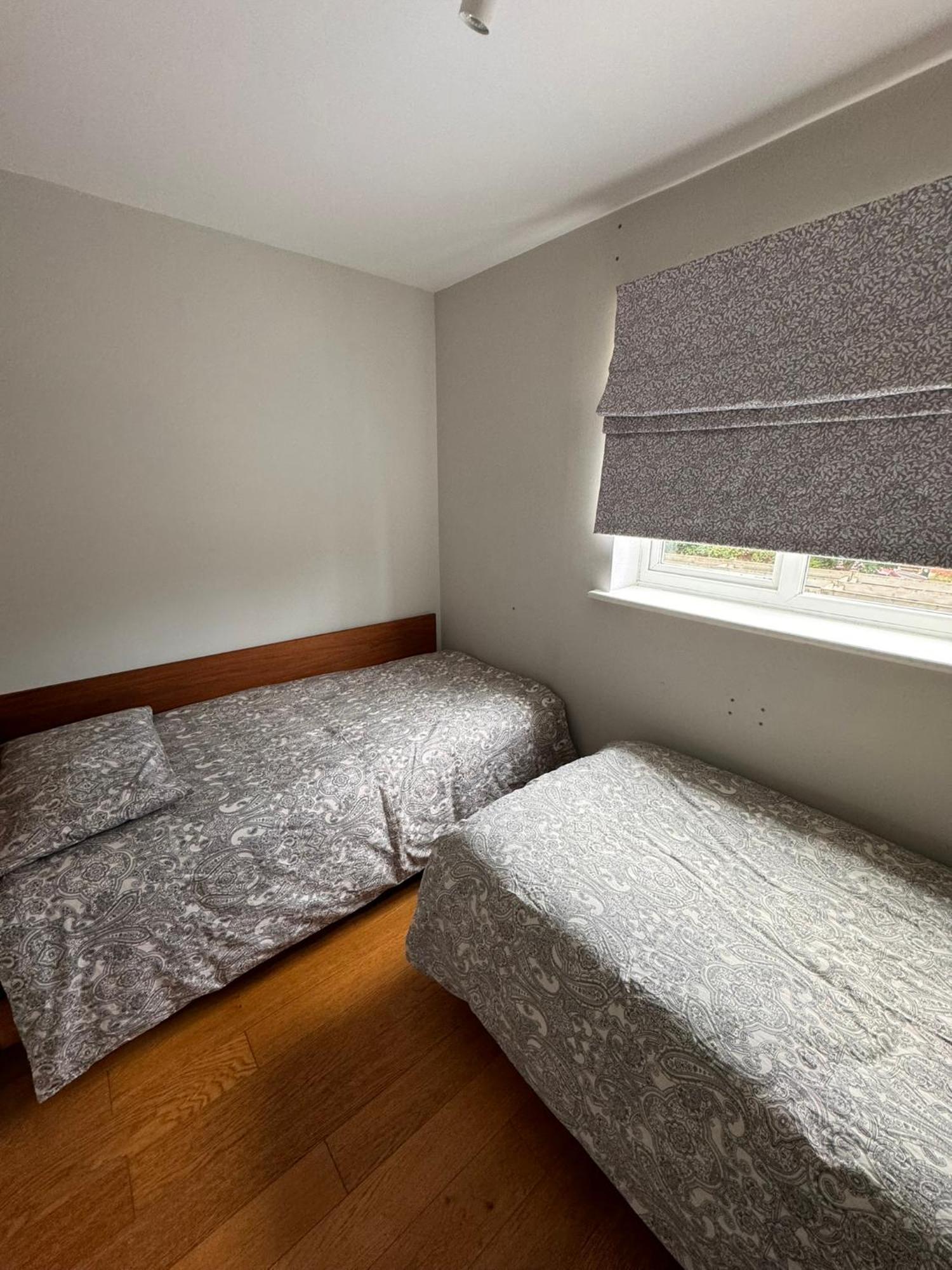 2-Bedroom Flat Walking Distance To Excel London - Perfect Location! Exterior foto
